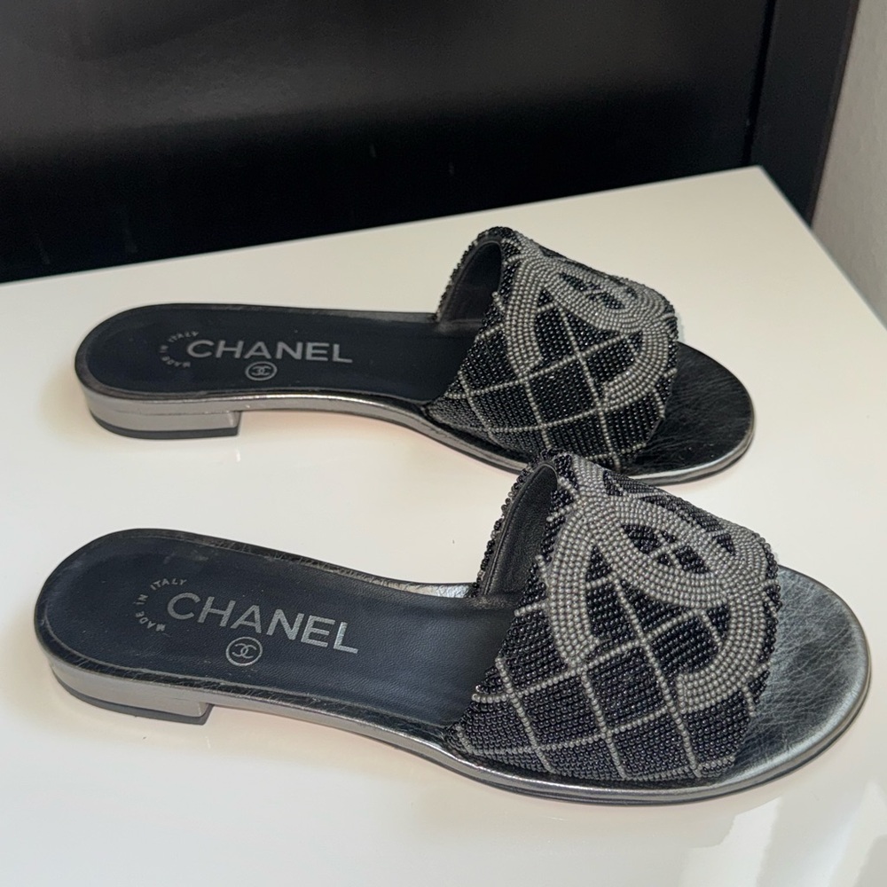 CHANEL Sandals / Mules